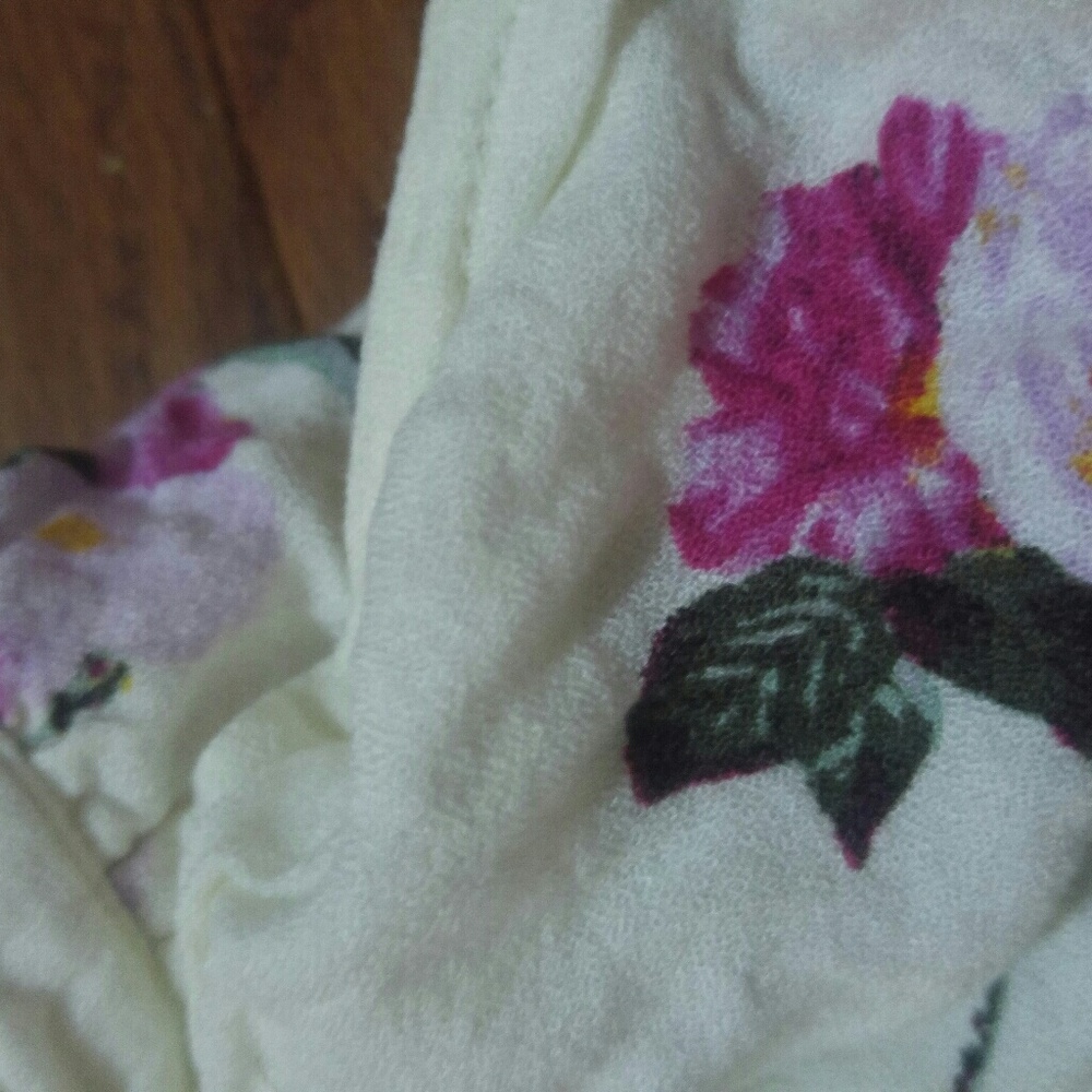 MINKPINK floral shorts - Picture 4 of 4